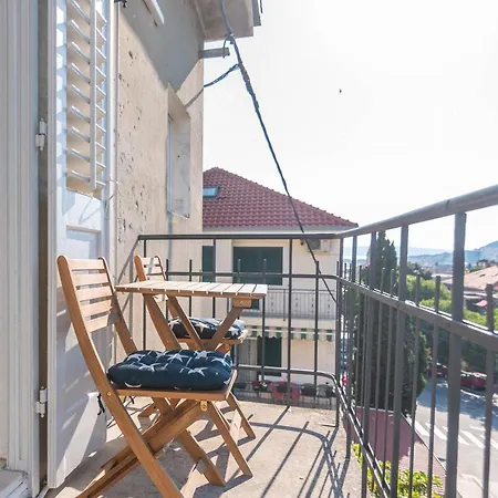 Charming Close To Bacvice And Center Apartmán